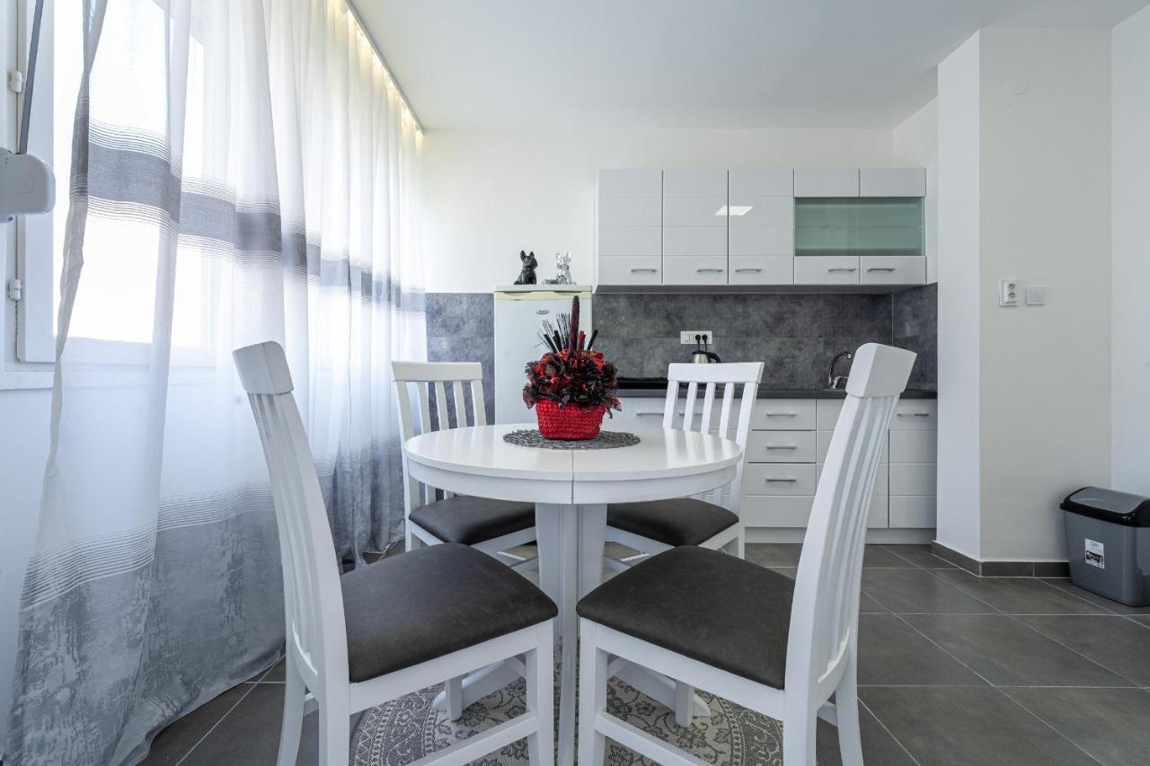 Clock Tower Lux Apartment Podgorica Extérieur photo