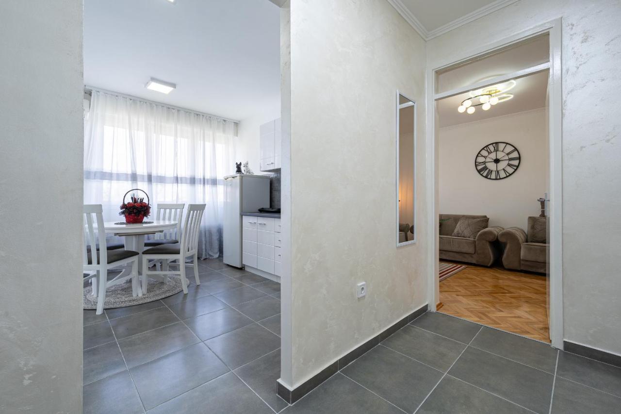 Clock Tower Lux Apartment Podgorica Extérieur photo
